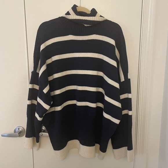 Topshop Oversize Turtleneck (Blue Multi - Size Small) - Picture 4 of 6